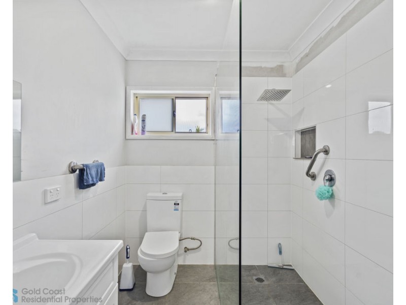 1 Kettlewell Chase, Arundel QLD 4214