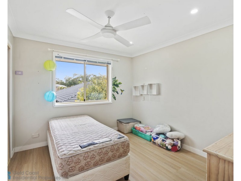 1 Kettlewell Chase, Arundel QLD 4214