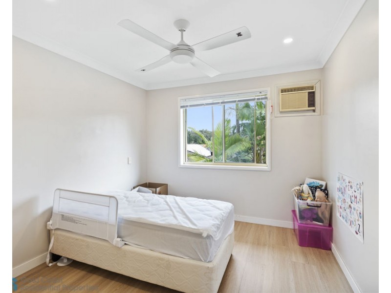 1 Kettlewell Chase, Arundel QLD 4214