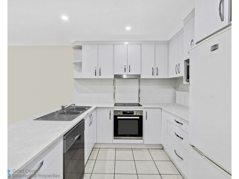 63/7-11 Brown Street, Labrador QLD 4215