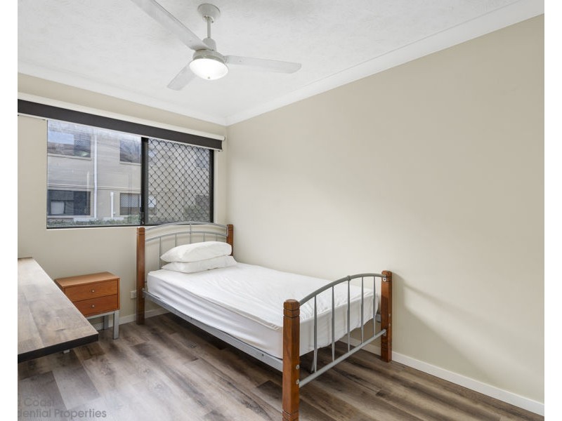 63/7-11 Brown Street, Labrador QLD 4215
