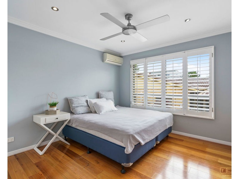 131 Falconer Street, Southport QLD 4215