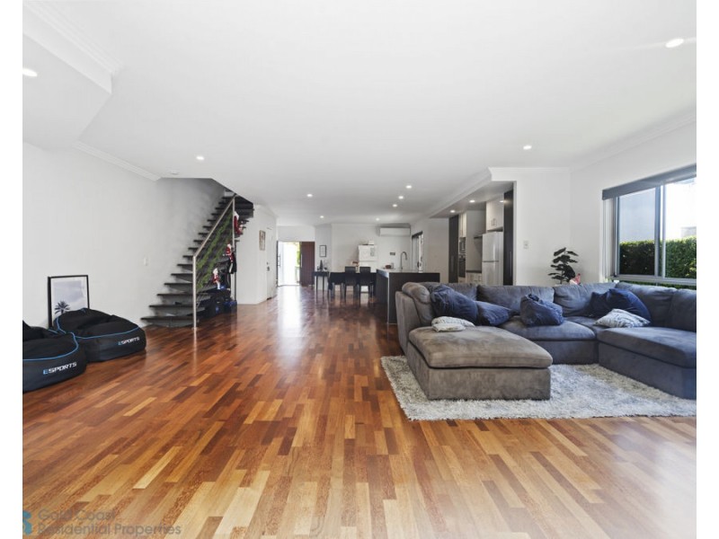 131 Falconer Street, Southport QLD 4215