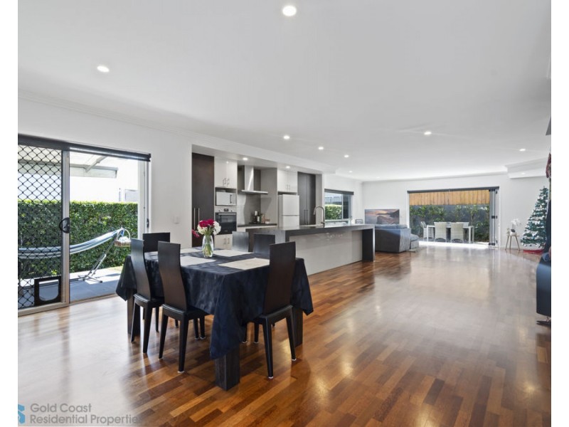 131 Falconer Street, Southport QLD 4215