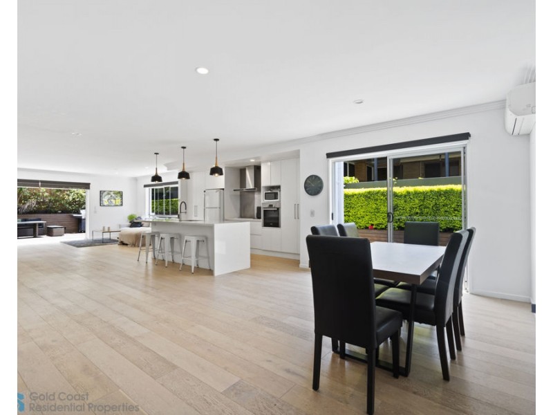 131 Falconer Street, Southport QLD 4215