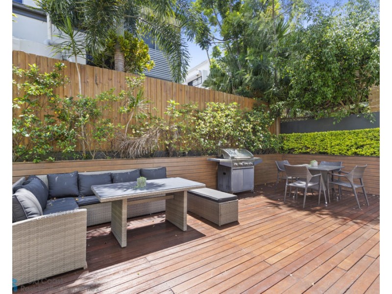 131 Falconer Street, Southport QLD 4215