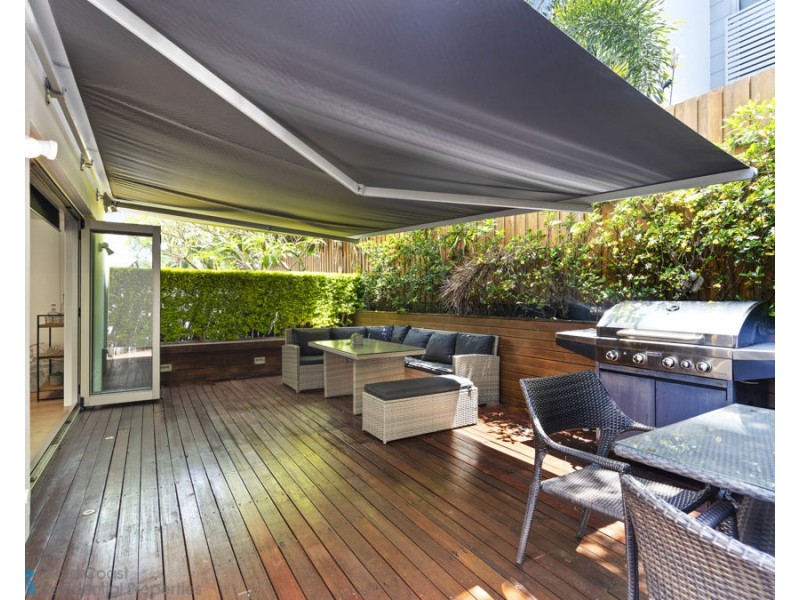 131 Falconer Street, Southport QLD 4215