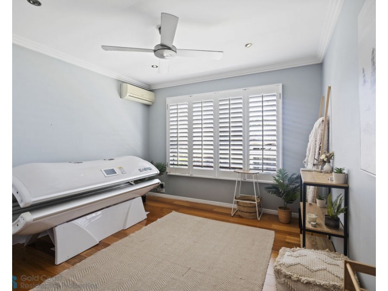 131 Falconer Street, Southport QLD 4215