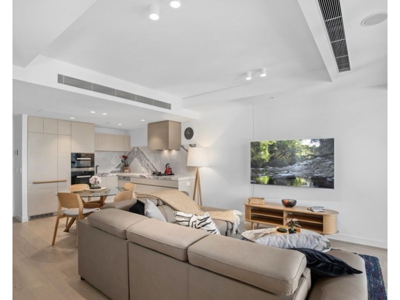 10808/36 Old Burleigh Road, Surfers Paradise QLD 4217