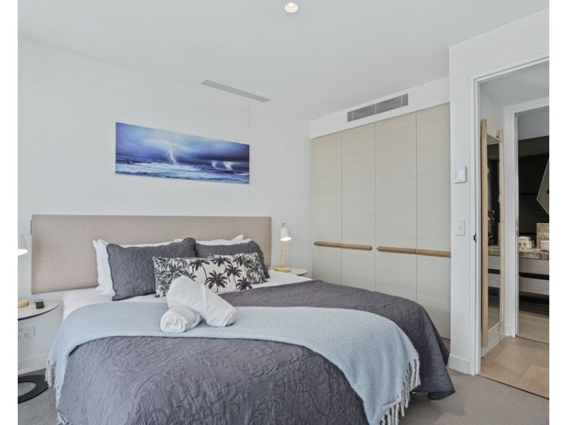 10808/36 Old Burleigh Road, Surfers Paradise QLD 4217