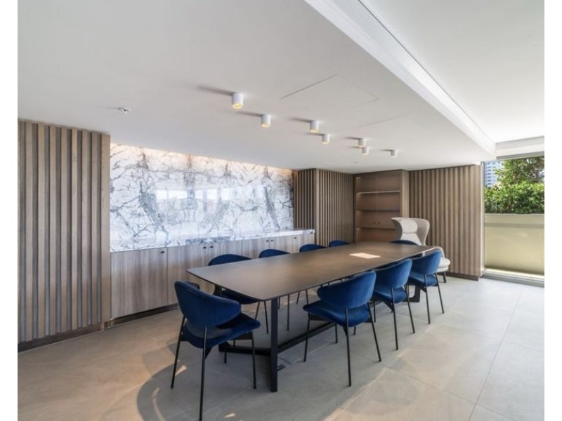 10808/36 Old Burleigh Road, Surfers Paradise QLD 4217