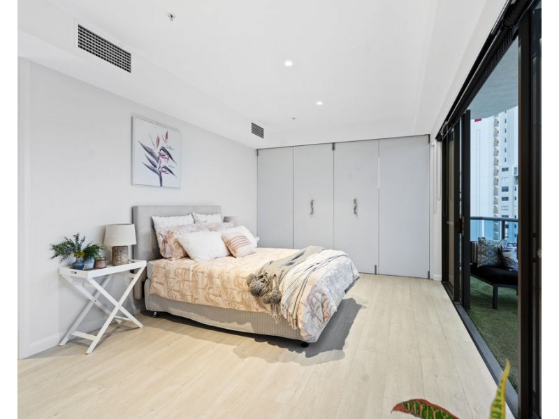 1402/2865 Gold Coast Highway, Surfers Paradise QLD 4217