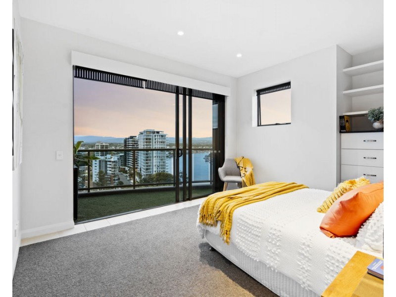 1402/2865 Gold Coast Highway, Surfers Paradise QLD 4217