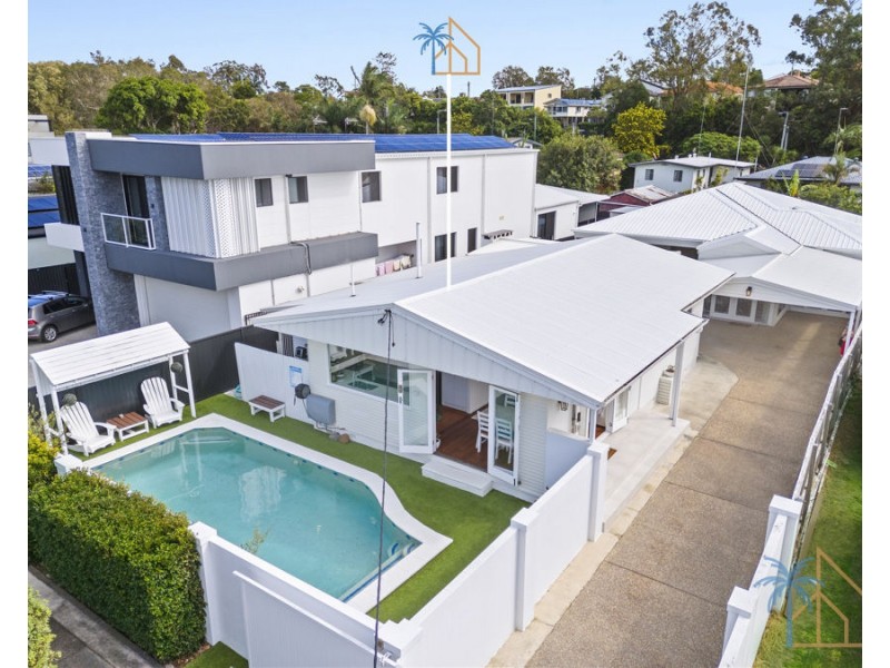 24 Middle St, Labrador QLD 4215