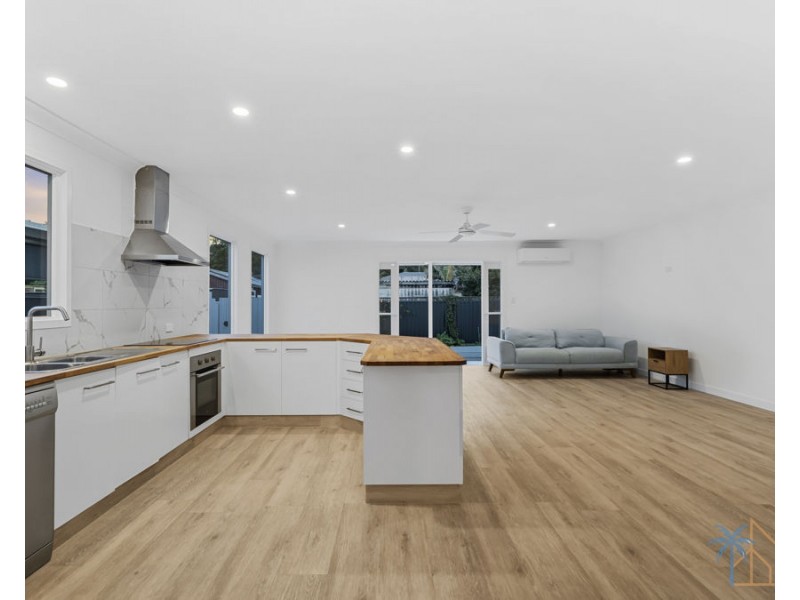 24 Middle St, Labrador QLD 4215