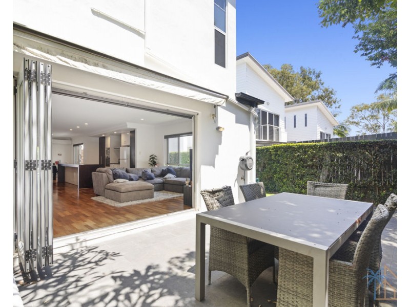 2/131 Falconer Street, Southport QLD 4215