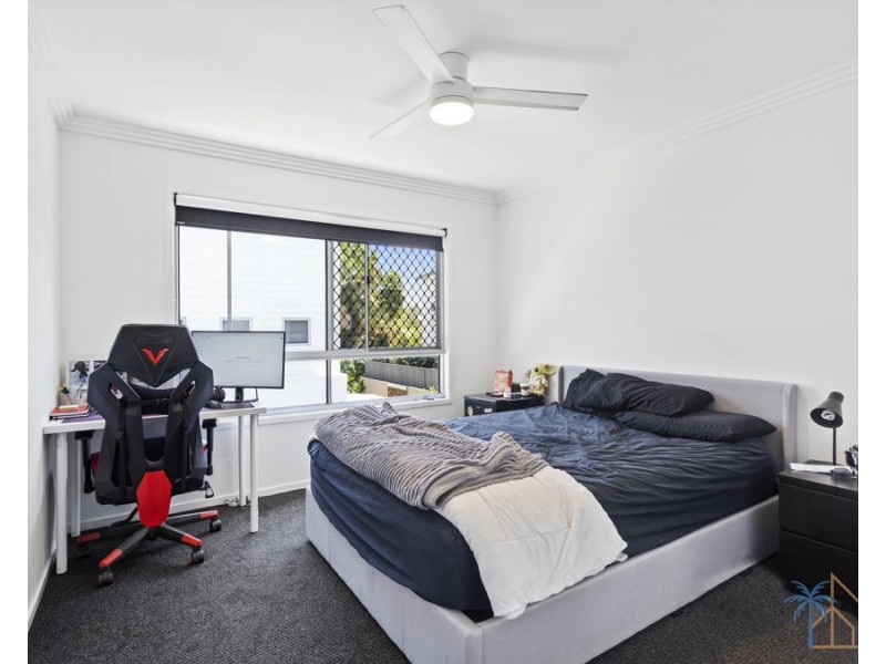2/131 Falconer Street, Southport QLD 4215