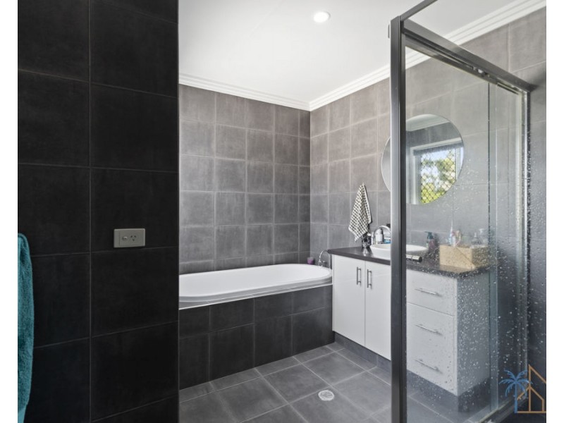 2/131 Falconer Street, Southport QLD 4215