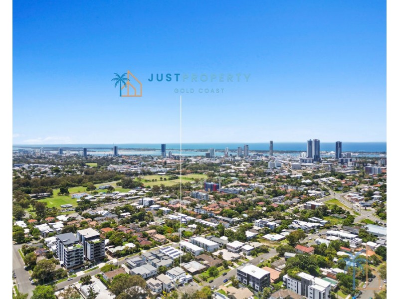 2/131 Falconer Street, Southport QLD 4215