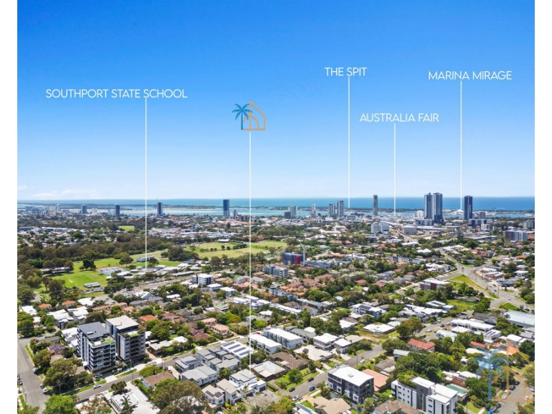 2/131 Falconer Street, Southport QLD 4215