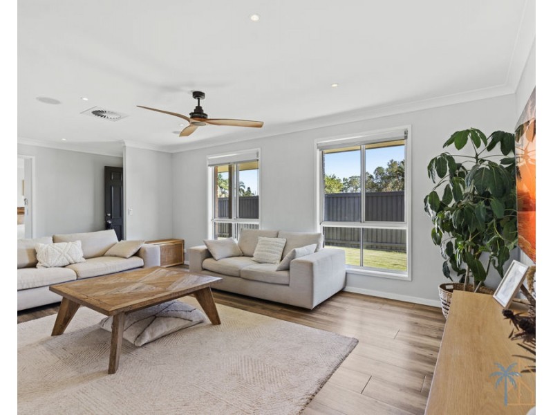 6 Berwick Court, Arundel QLD 4214