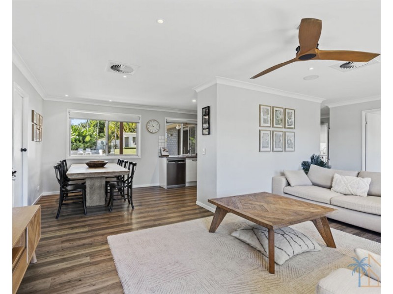 6 Berwick Court, Arundel QLD 4214