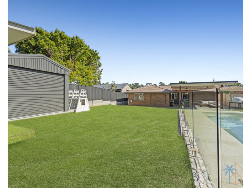 6 Berwick Court, Arundel QLD 4214