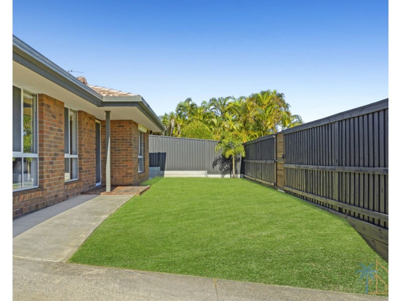 6 Berwick Court, Arundel QLD 4214