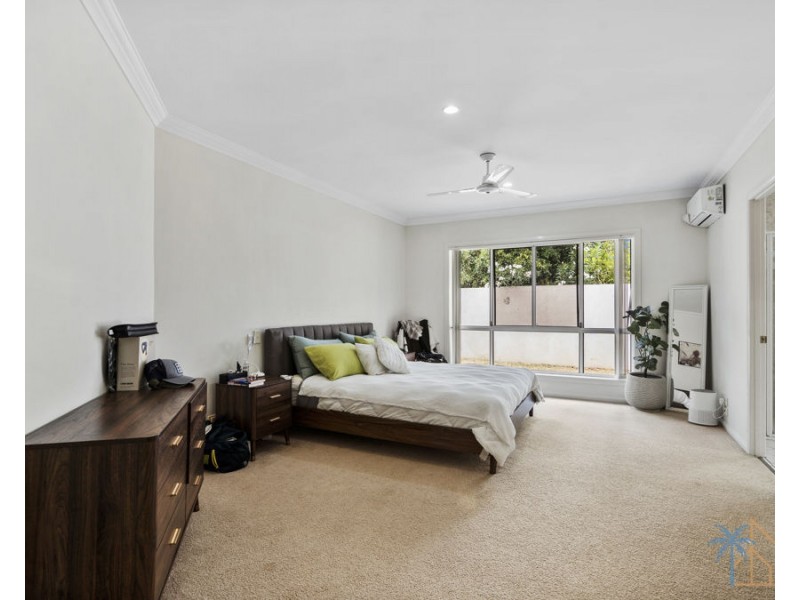 12A Oyster Cove Promenade, Helensvale QLD 4212