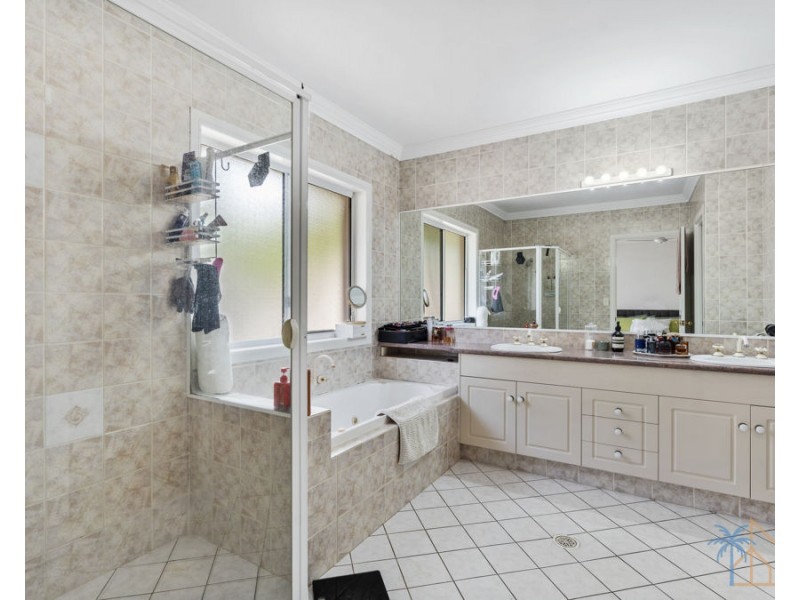 12A Oyster Cove Promenade, Helensvale QLD 4212