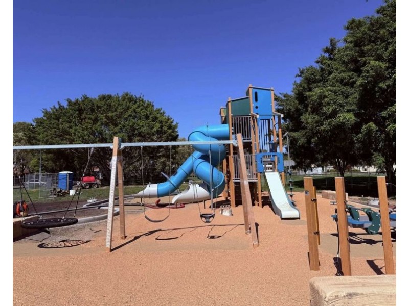 12A Oyster Cove Promenade, Helensvale QLD 4212
