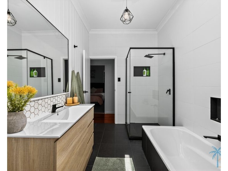 66 NALKARI STREET, Coombabah QLD 4216