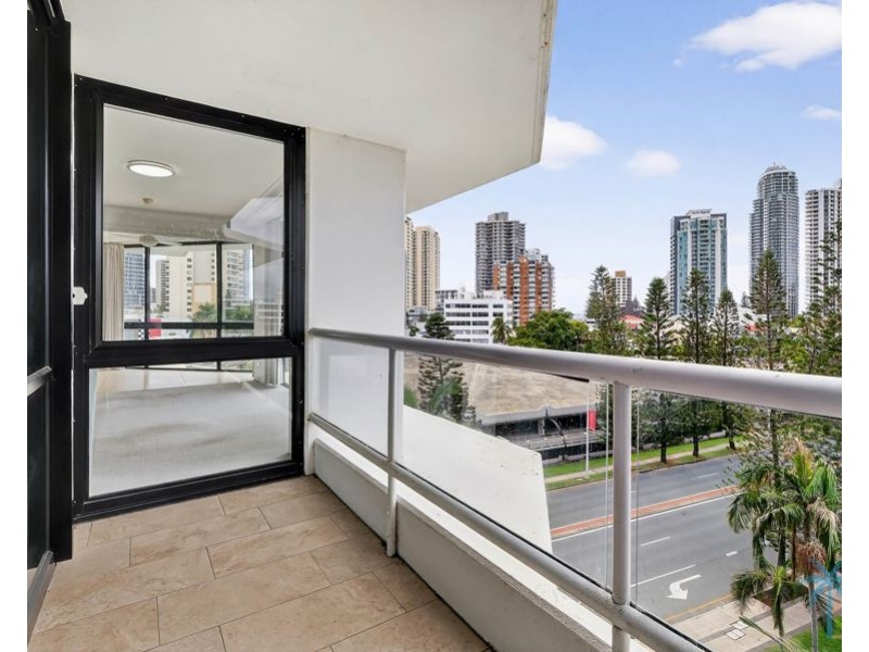 611/70 Remembrance drive, Surfers Paradise QLD 4217