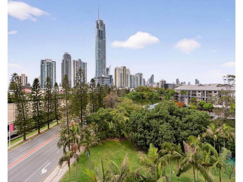 611/70 Remembrance drive, Surfers Paradise QLD 4217