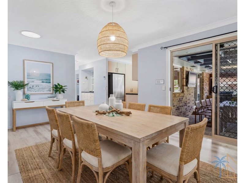 196 Mildura Drive, Helensvale QLD 4212