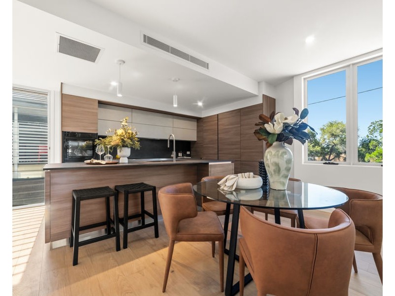 10 Abalone Ave, Paradise Point QLD 4216