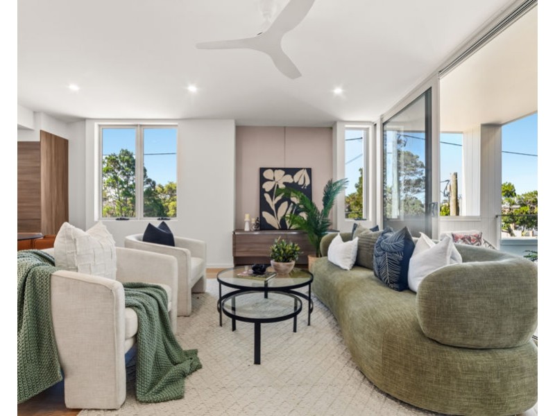 10 Abalone Ave, Paradise Point QLD 4216