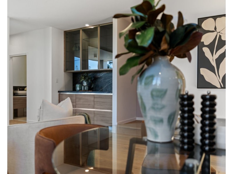 10 Abalone Ave, Paradise Point QLD 4216