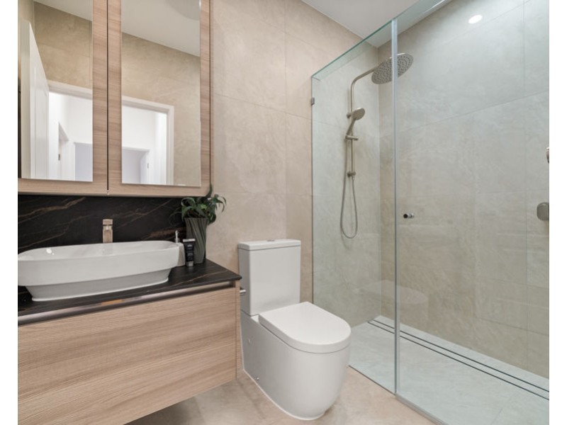 10 Abalone Ave, Paradise Point QLD 4216