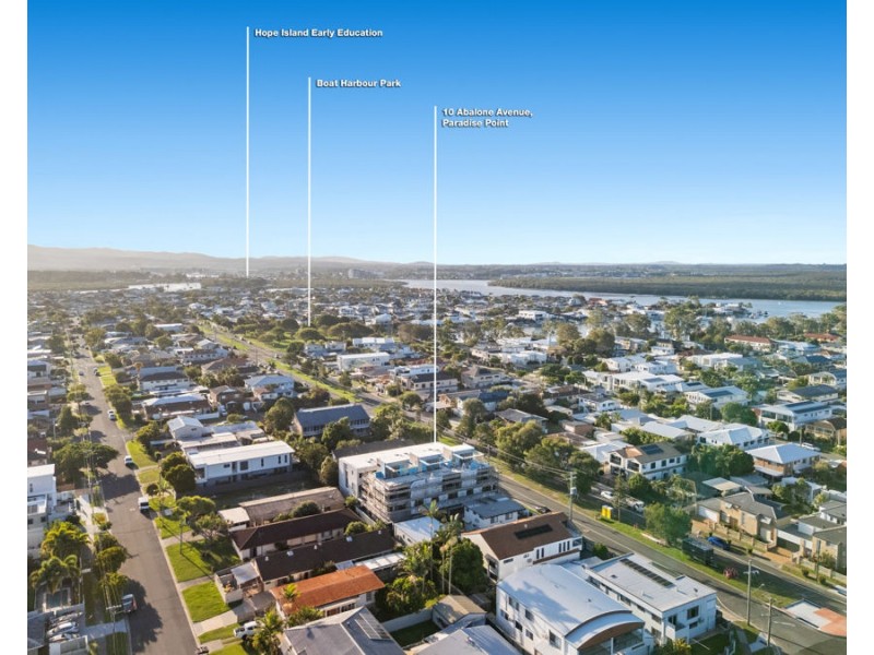 10 Abalone Ave, Paradise Point QLD 4216