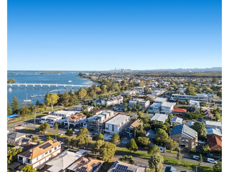 10 Abalone Ave, Paradise Point QLD 4216