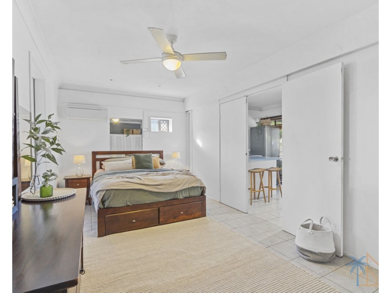 132 Oceanic Drive, Mermaid Waters QLD 4218