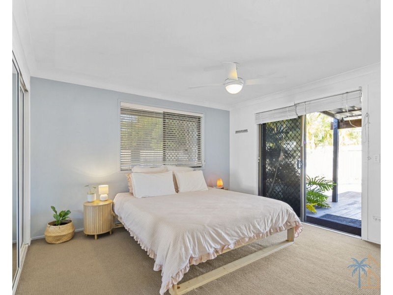 132 Oceanic Drive, Mermaid Waters QLD 4218