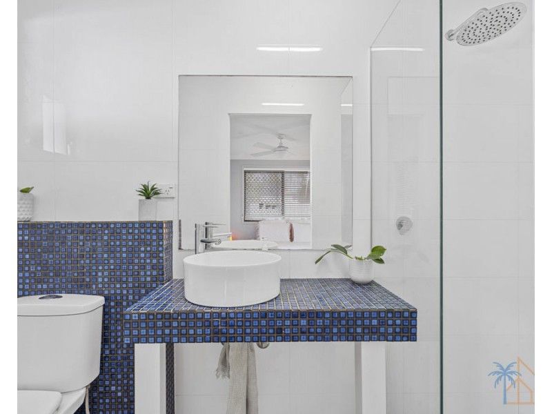 132 Oceanic Drive, Mermaid Waters QLD 4218