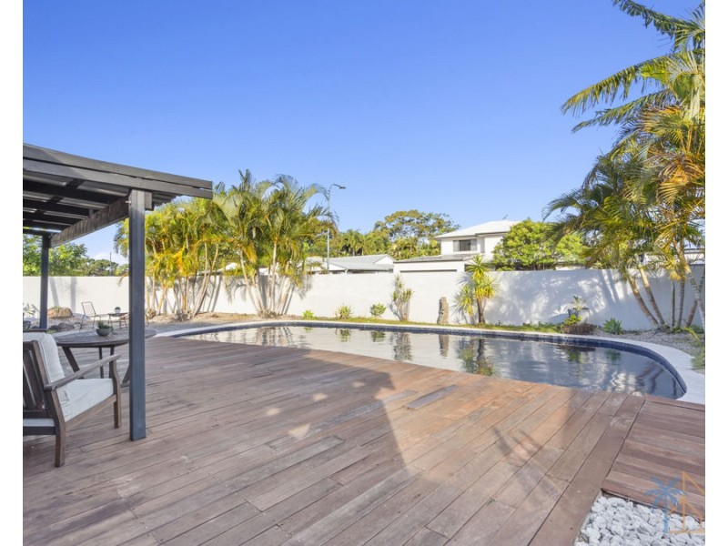 132 Oceanic Drive, Mermaid Waters QLD 4218