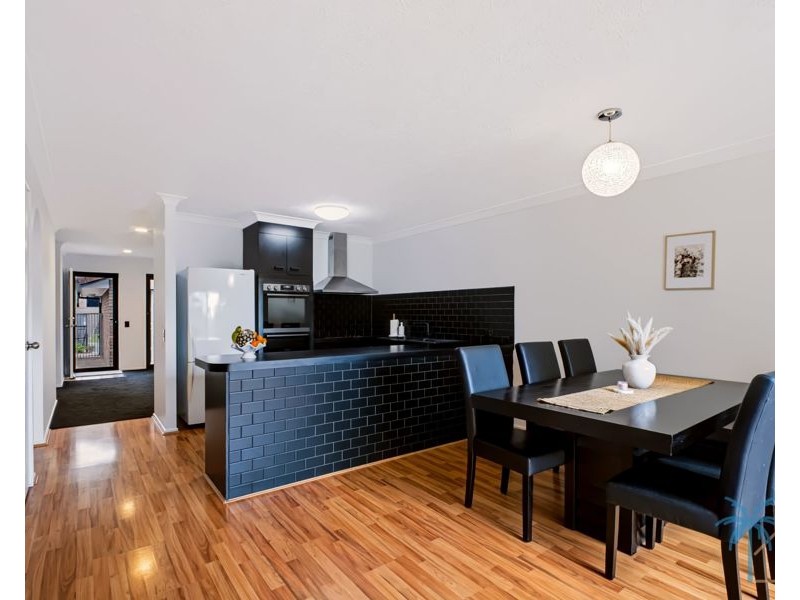 2/85 Treeview Drive, Burleigh Waters QLD 4220