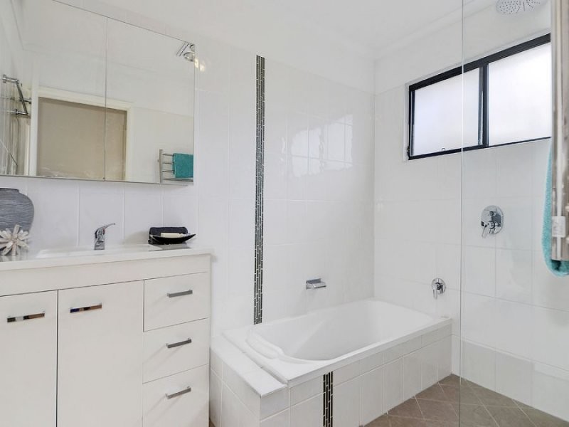 22 Bowen Avenue, Albany Creek QLD 4035