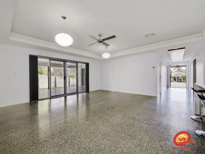 11 Fenton Cl, Warner QLD 4500