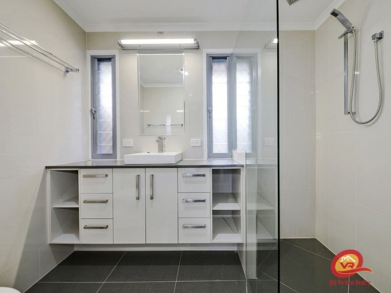 11 Fenton Cl, Warner QLD 4500