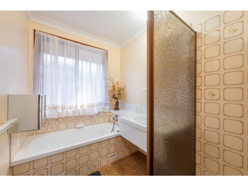 16 Lakeshore Parade, Sussex Inlet NSW 2540